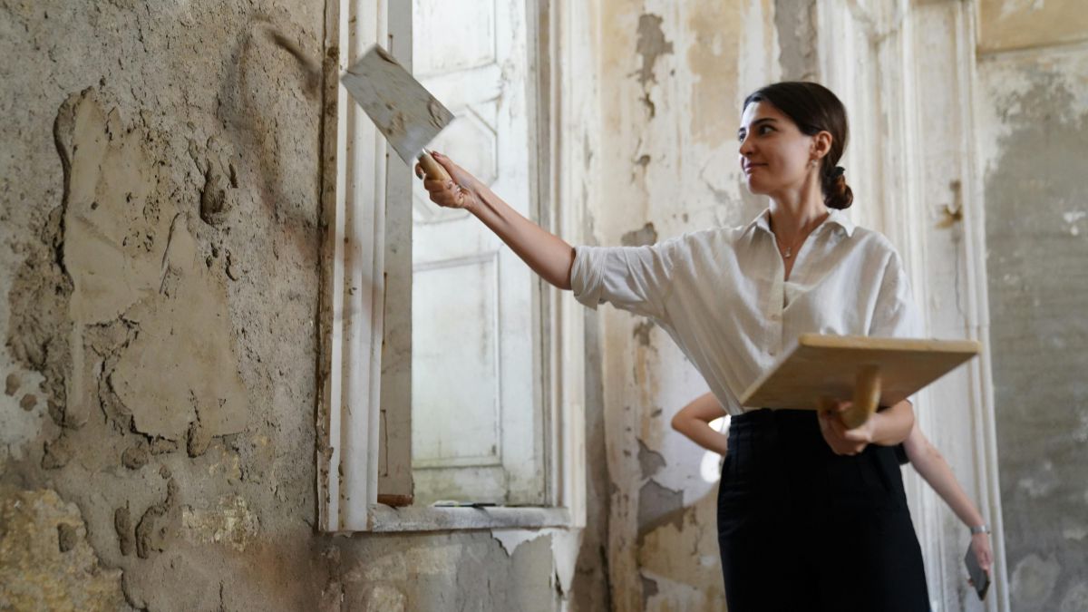 How to finance essential home repairs without a guarantor?